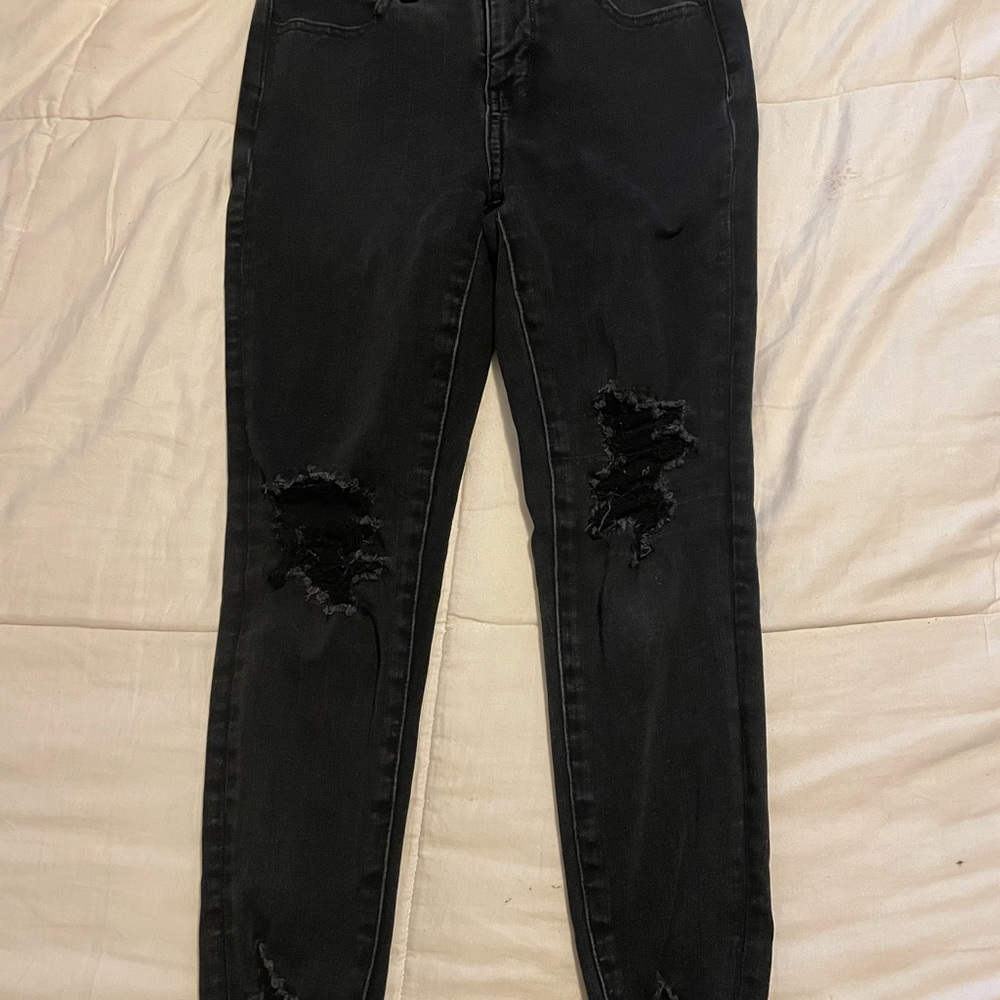 ✨4 FOR $15✨ American Eagle Black Skinny Jeans with Distressed Details
